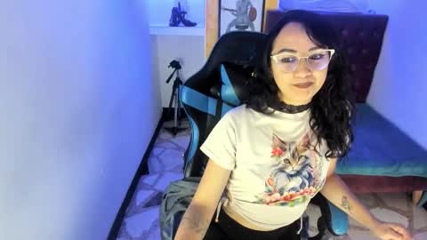 ALISON MOON online show from November 14, 1:21 pm