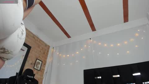 Snapshot of alison_thomas1 chatting on September 13, 4:07 pm alison online show from September 13, 4:07 pm