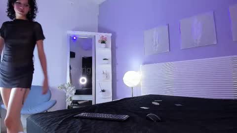 Alison online show from November 24, 8:08 pm