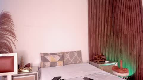 Snapshot of alisoon_moon chatting on December 30, 10:43 am Alison Moon online show from December 30, 10:43 am