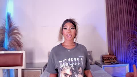 Snapshot of alisoon_moon chatting on January 14, 10:27 am Alison Moon online show from January 14, 10:27 am