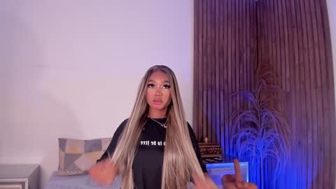 Snapshot of alisoon_moon chatting on January 17, 10:22 am Alison Moon online show from January 17, 10:22 am