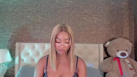 Snapshot of alisoon_moon chatting on November 15, 12:08 am Alison Moon online show from November 15, 12:08 am