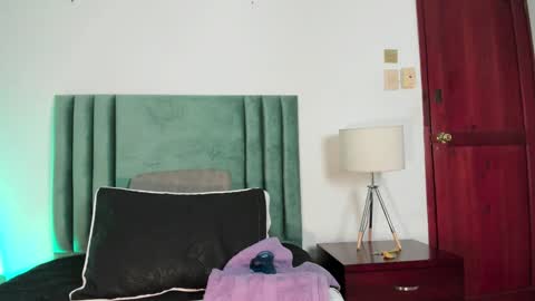 AlissaNix online show from December 7, 12:52 am