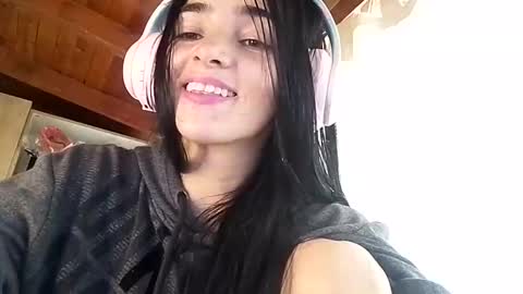 Snapshot of alisson369_ chatting on February 5, 1:54 pm Alisson369 online show from February 5, 1:54 pm