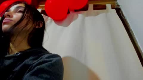 Snapshot of alisson369_ chatting on February 16, 11:48 pm Alisson369 online show from February 16, 11:48 pm