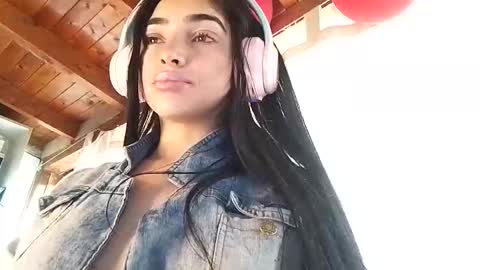 Snapshot of alisson369_ chatting on February 17, 12:59 pm Alisson369 online show from February 17, 12:59 pm