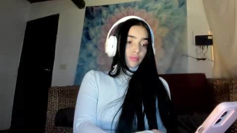 Snapshot of alisson369_ chatting on November 12, 9:32 am Alisson369 online show from November 12, 9:32 am