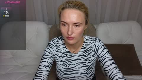 alisssarose online show from December 5, 7:38 pm