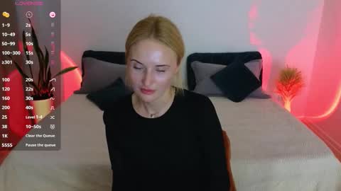 alisssarose online show from October 1, 4:13 pm