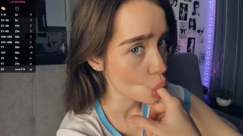 Alivia online show from November 11, 9:42 am