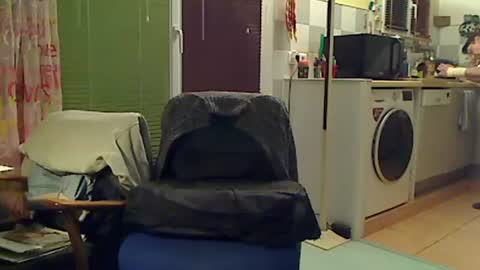 Snapshot of alix300 chatting on February 3, 5:51 am Sandwich online show from February 3, 5:51 am