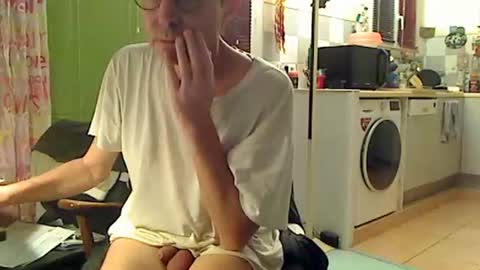 Snapshot of alix300 chatting on November 7, 4:01 am Sandwich online show from November 7, 4:01 am