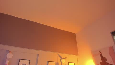 Laura online show from January 16, 6:27 pm