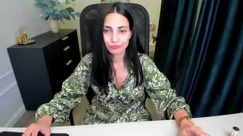 allayerty online show from October 10, 11:48 pm