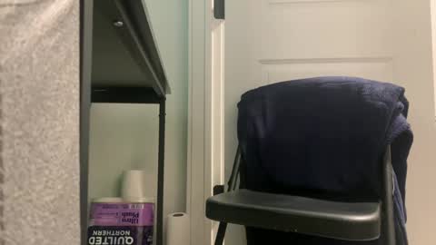 Allergictolove online show from December 25, 9:00 pm