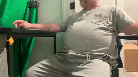 Allergictolove online show from January 12, 10:33 pm