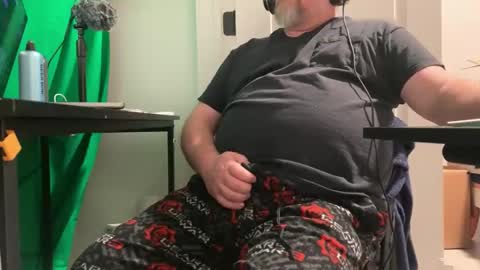 Allergictolove online show from January 15, 11:19 pm