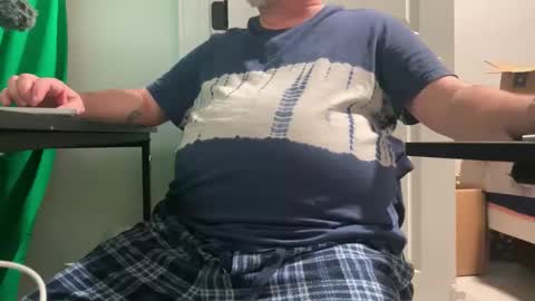 Allergictolove online show from January 19, 2:15 am