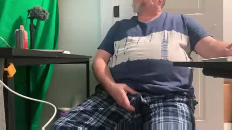 Allergictolove online show from January 19, 10:49 pm