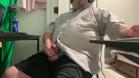 Allergictolove online show from September 30, 8:03 pm