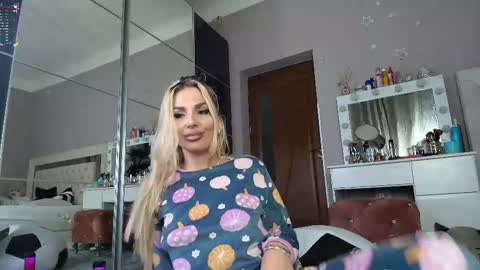 Snapshot of allesya23 chatting on November 13, 11:09 am onlyfansallesya23 online show from November 13, 11:09 am