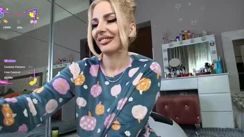 Snapshot of allesya23 chatting on December 5, 10:02 am onlyfansallesya23 online show from December 5, 10:02 am