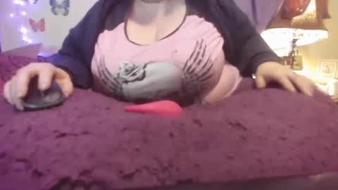 Alli Kat online show from December 3, 9:33 am