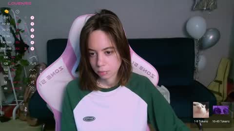 Snapshot of allie_hazie chatting on March 6, 12:32 am alice online show from March 6, 12:32 am