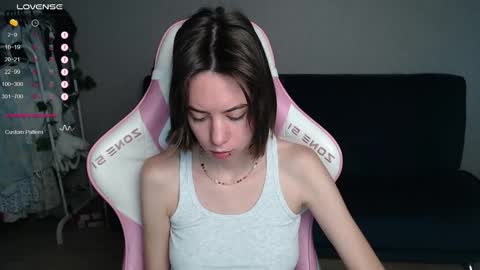 Snapshot of allie_hazie chatting on September 21, 12:23 am alice online show from September 21, 12:23 am