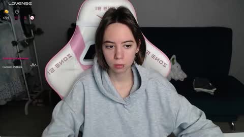 Snapshot of allie_hazie chatting on October 15, 12:00 am alice online show from October 15, 12:00 am