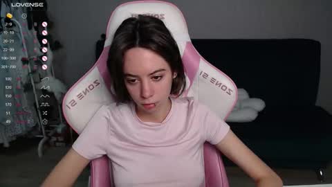 Snapshot of allie_hazie chatting on October 25, 1:02 am alice online show from October 25, 1:02 am