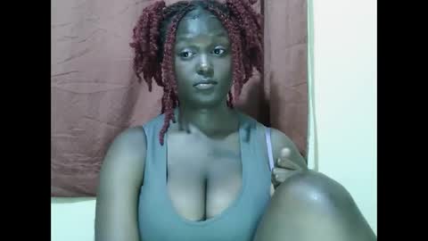 Snapshot of allie_quin chatting on September 23, 10:46 pm Allie online show from September 23, 10:46 pm