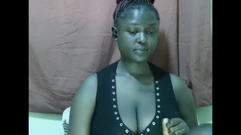 Snapshot of allie_quin chatting on October 22, 7:41 am Allie online show from October 22, 7:41 am