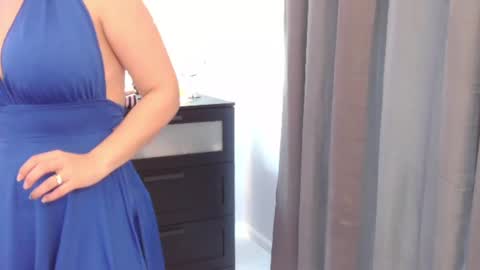 Snapshot of allison_hill19 chatting on September 22, 2:52 pm Alli online show from September 22, 2:52 pm