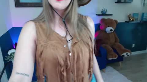 Snapshot of allison_hill19 chatting on October 7, 7:22 pm Alli online show from October 7, 7:22 pm