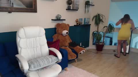 Snapshot of allison_hill19 chatting on October 28, 7:05 pm Alli online show from October 28, 7:05 pm