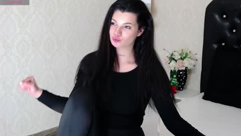 Snapshot of allisonn223 chatting on December 29, 8:48 pm Deea online show from December 29, 8:48 pm