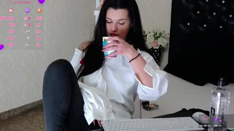 Snapshot of allisonn223 chatting on January 11, 8:32 pm Deea online show from January 11, 8:32 pm