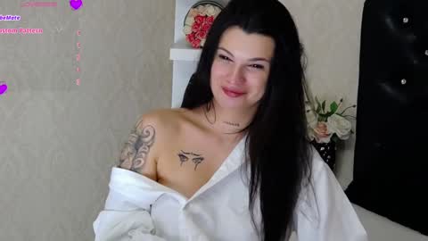 Snapshot of allisonn223 chatting on January 11, 11:35 pm Deea online show from January 11, 11:35 pm