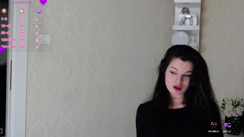 Snapshot of allisonn223 chatting on February 4, 8:28 pm Deea online show from February 4, 8:28 pm