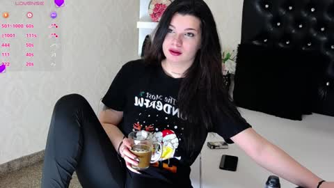 Snapshot of allisonn223 chatting on February 5, 8:25 pm Deea online show from February 5, 8:25 pm