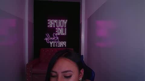 Snapshot of allisson_a chatting on January 12, 10:02 am Allisson online show from January 12, 10:02 am