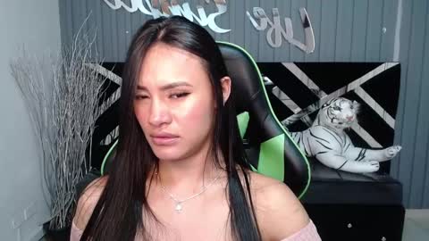 Snapshot of allisson_a chatting on January 18, 6:45 am Allisson online show from January 18, 6:45 am