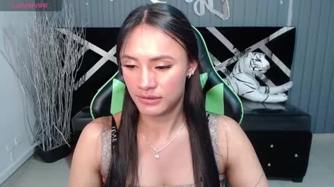 Snapshot of allisson_a chatting on January 22, 6:42 am Allisson online show from January 22, 6:42 am