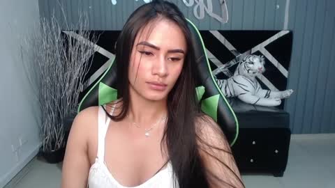 Snapshot of allisson_a chatting on January 28, 3:25 am Allisson online show from January 28, 3:25 am