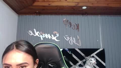 Snapshot of allisson_a chatting on January 28, 6:27 am Allisson online show from January 28, 6:27 am