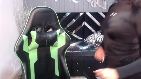 Snapshot of allisson_a chatting on January 31, 3:41 am Allisson online show from January 31, 3:41 am