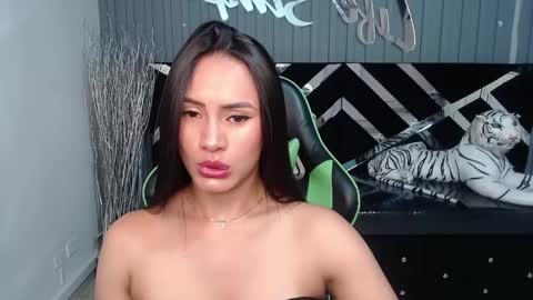 Snapshot of allisson_a chatting on February 5, 3:23 am Allisson online show from February 5, 3:23 am