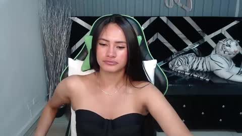 Snapshot of allisson_a chatting on February 5, 9:25 am Allisson online show from February 5, 9:25 am